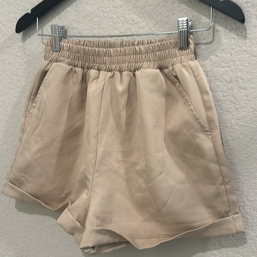 Pretty little thing size 23 - Picture 2 of 5